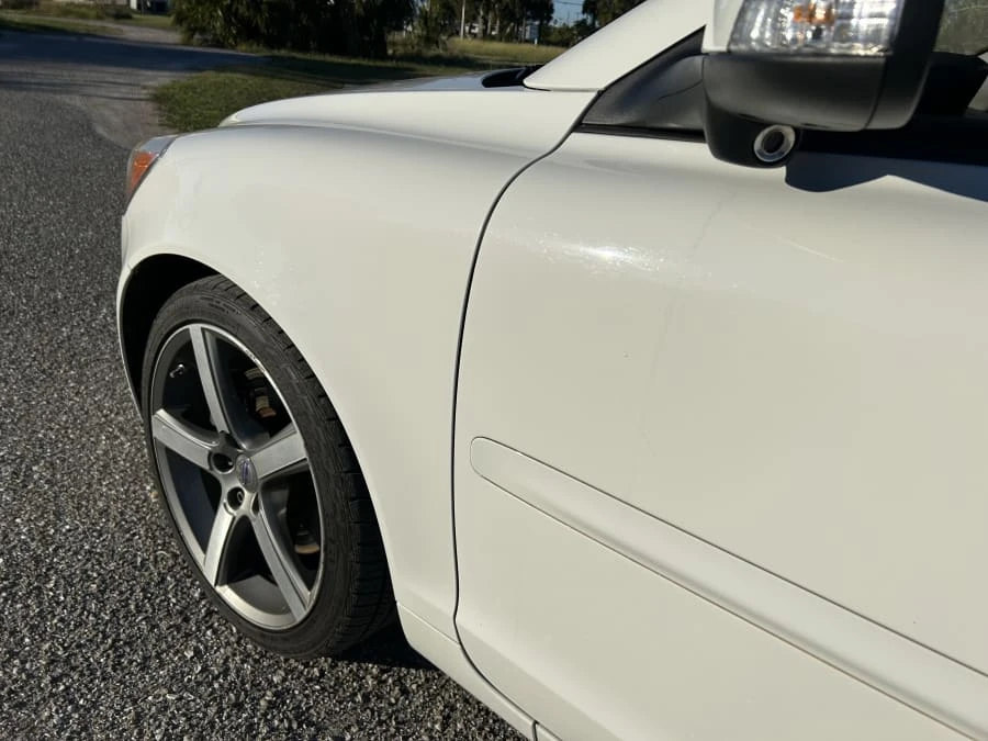 2011 Volvo C70 2nd Gen - Image 4 of 31