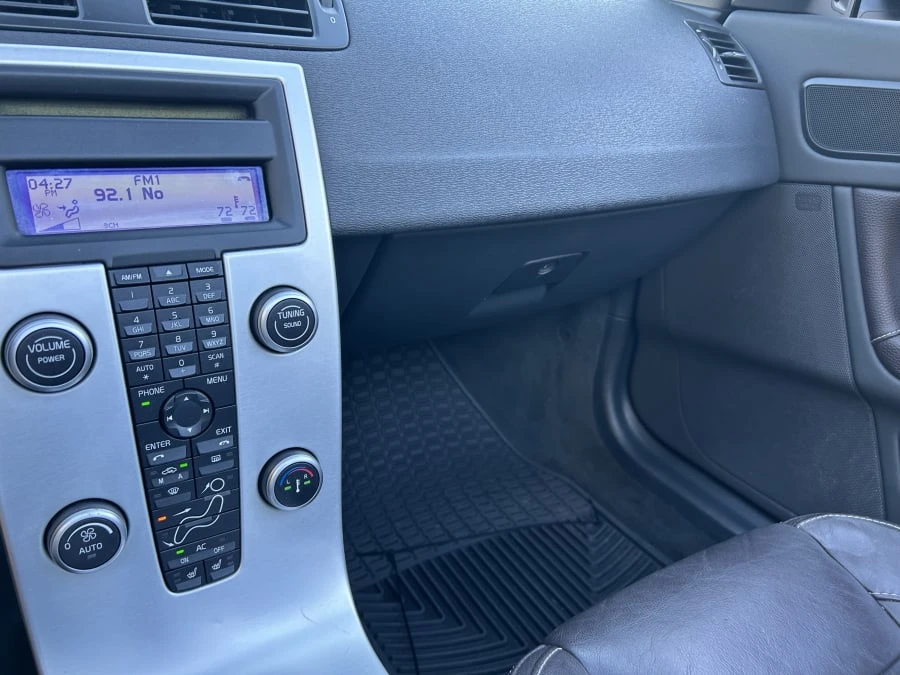 2011 Volvo C70 2nd Gen - Image 23 of 31