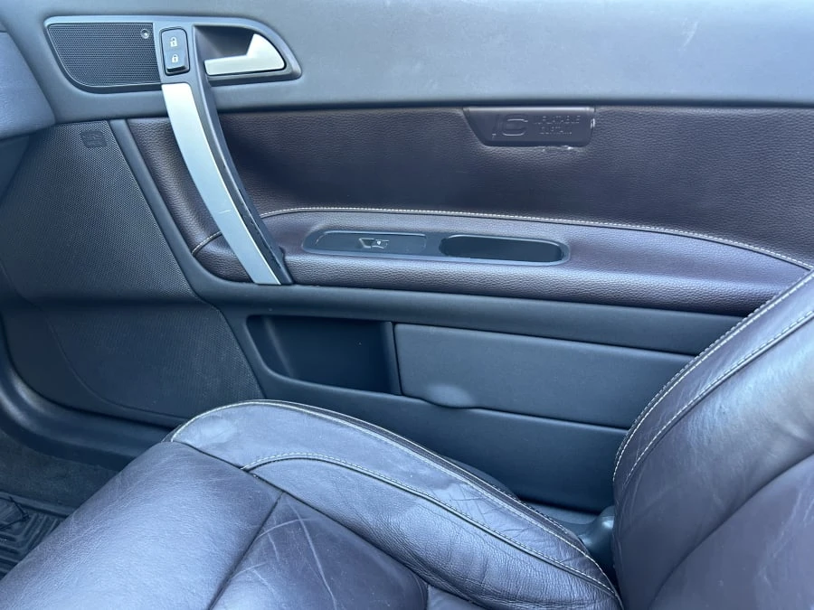2011 Volvo C70 2nd Gen - Image 27 of 31