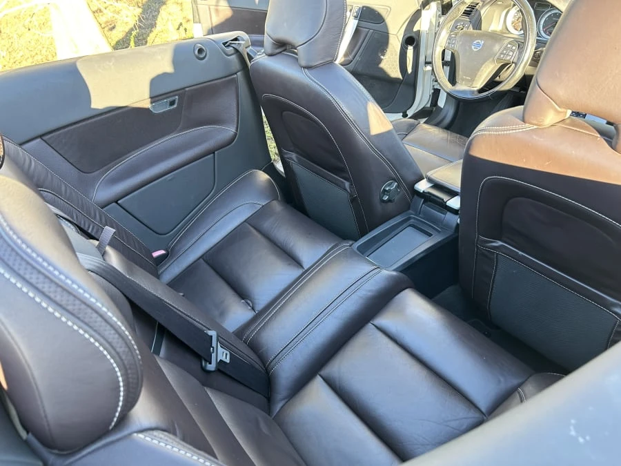 2011 Volvo C70 2nd Gen - Image 26 of 31