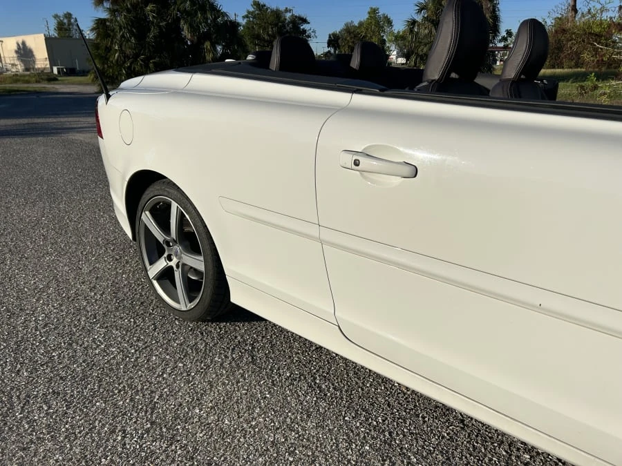 2011 Volvo C70 2nd Gen - Image 12 of 31