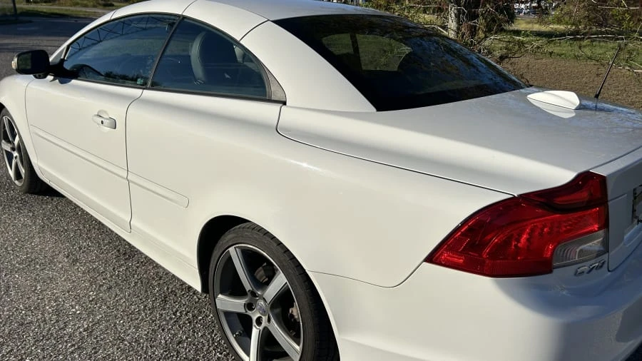 2011 Volvo C70 2nd Gen - Image 8 of 31