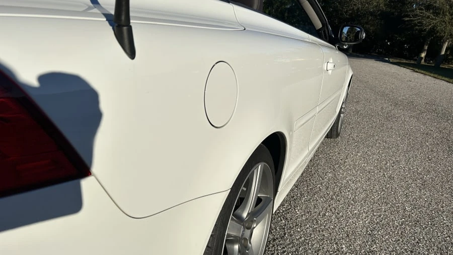 2011 Volvo C70 2nd Gen - Image 13 of 31