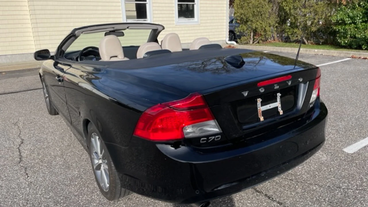 2011 Volvo C70 2nd Gen - Image 3 of 20