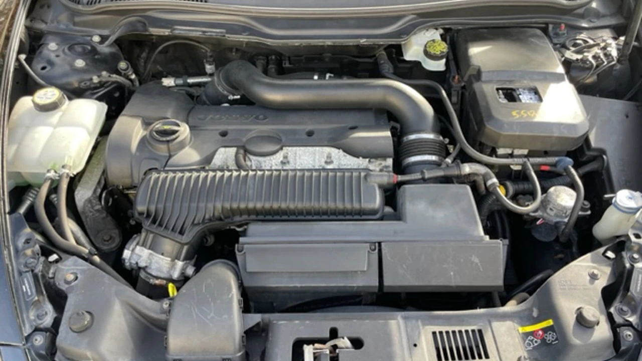 2011 Volvo C70 2nd Gen - Image 8 of 20