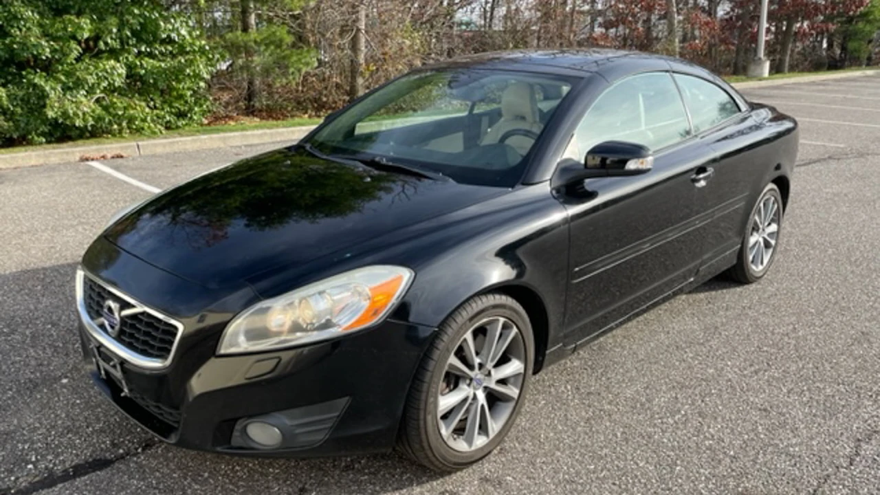 2011 Volvo C70 2nd Gen - Image 14 of 20