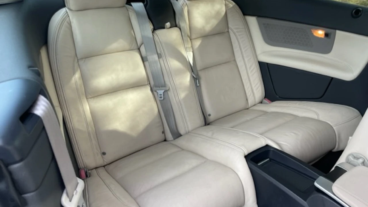 2011 Volvo C70 2nd Gen - Image 6 of 20