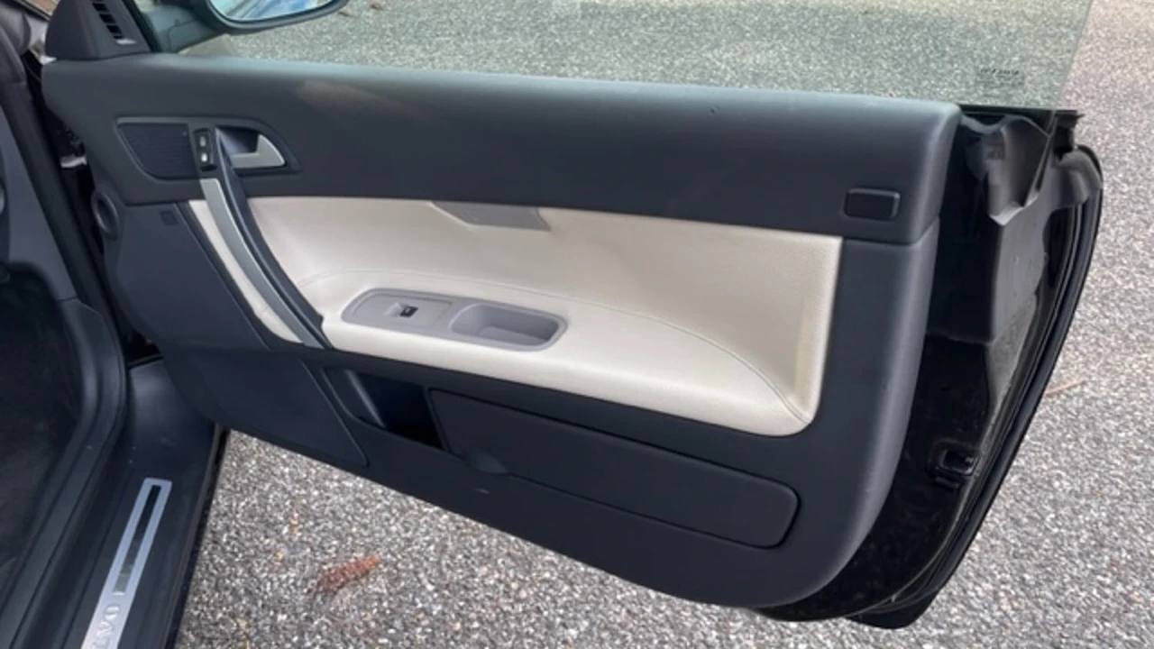2011 Volvo C70 2nd Gen - Image 20 of 20