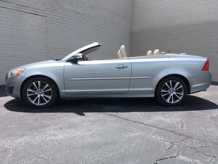 2011 Volvo C70 2nd Gen - Image 2 of 10