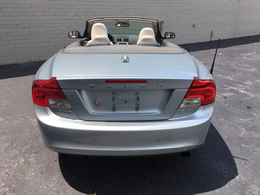 2011 Volvo C70 2nd Gen - Image 9 of 10