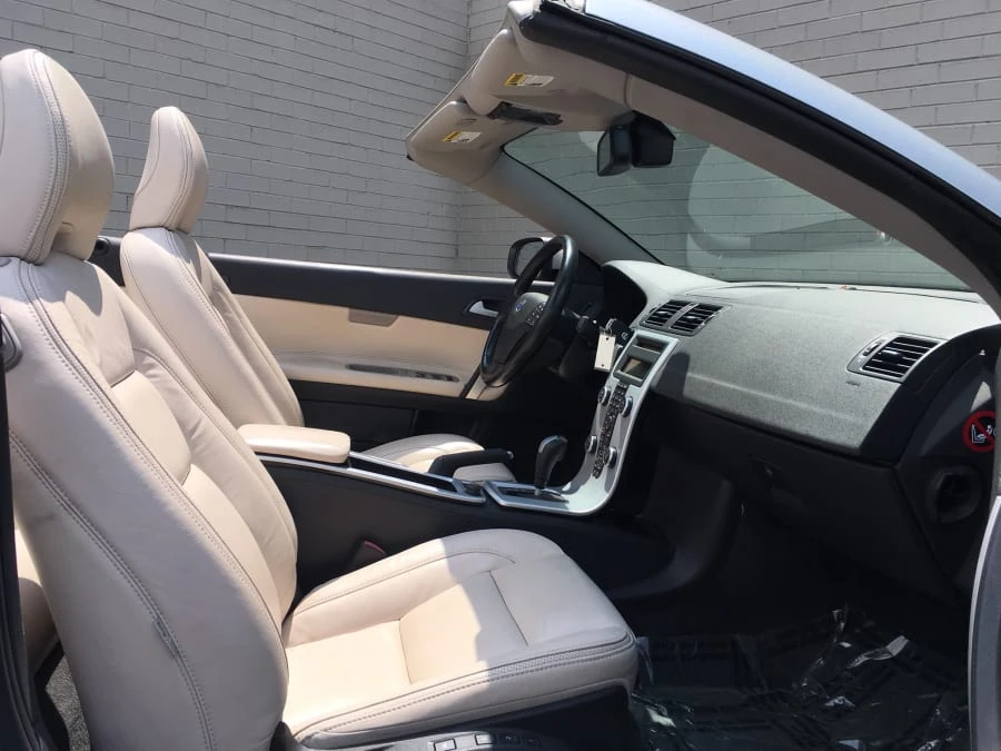 2011 Volvo C70 2nd Gen - Image 5 of 10