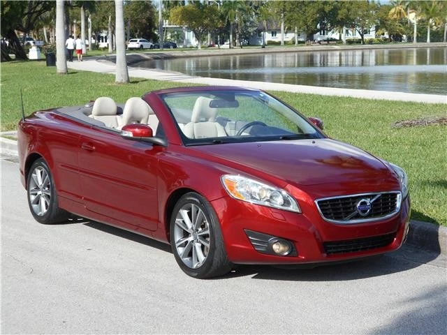2011 Volvo C70 2nd Gen - Image 2 of 12