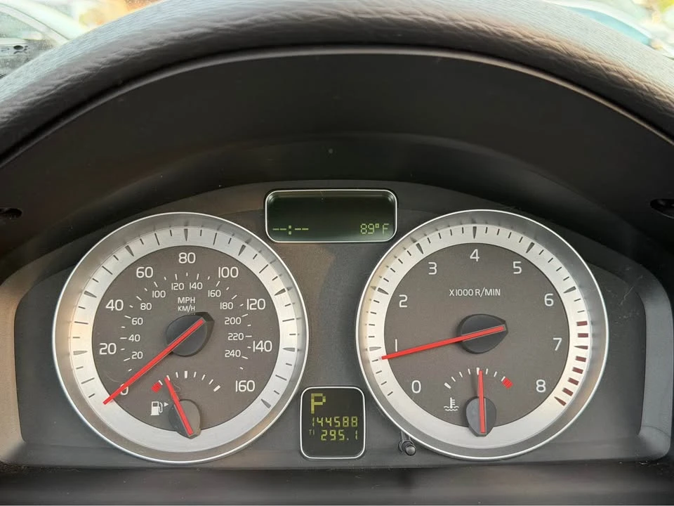 2011 Volvo C70 2nd Gen - Image 19 of 20