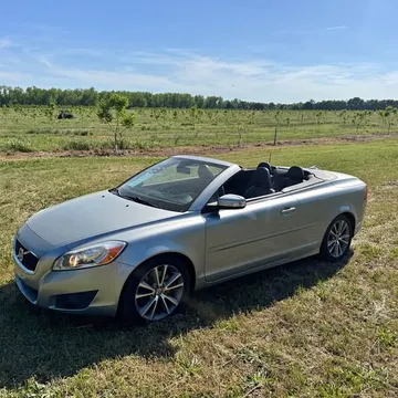 2011 Volvo C70 T5 Convertible 2D