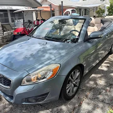 2011 Volvo C70 T5 Convertible 2D