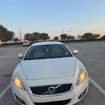 2011 Volvo C70 T5 Convertible 2D