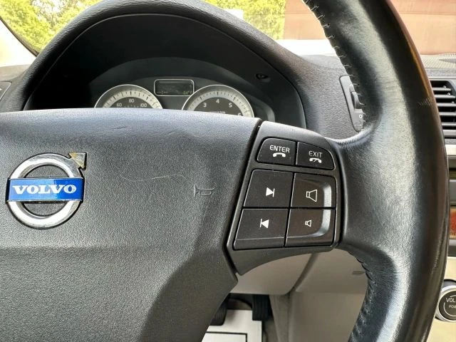 2011 Volvo C70 2nd Gen - Image 17 of 21