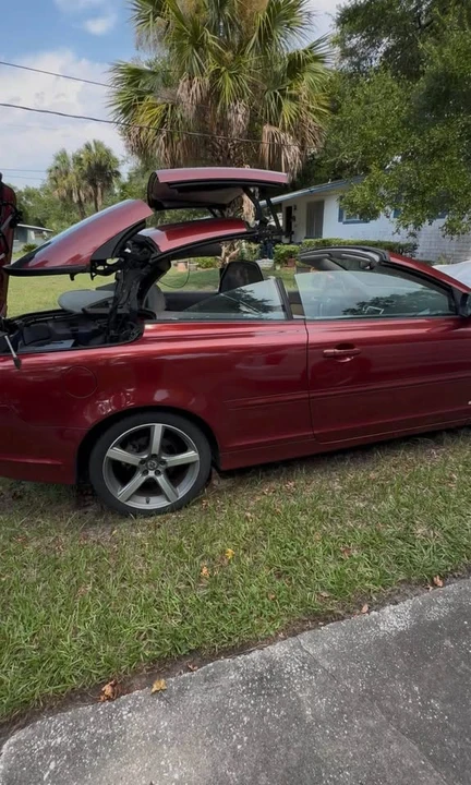 2011 Volvo C70 2nd Gen - Image 9 of 9