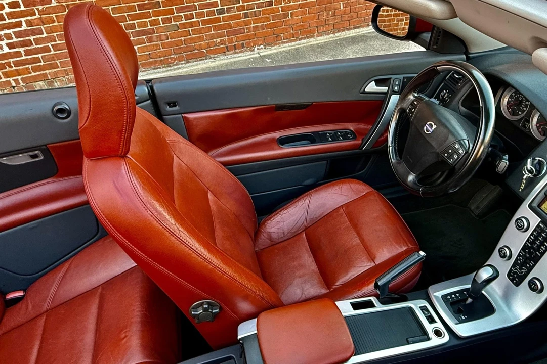 2011 Volvo C70 2nd Gen - Image 4 of 7