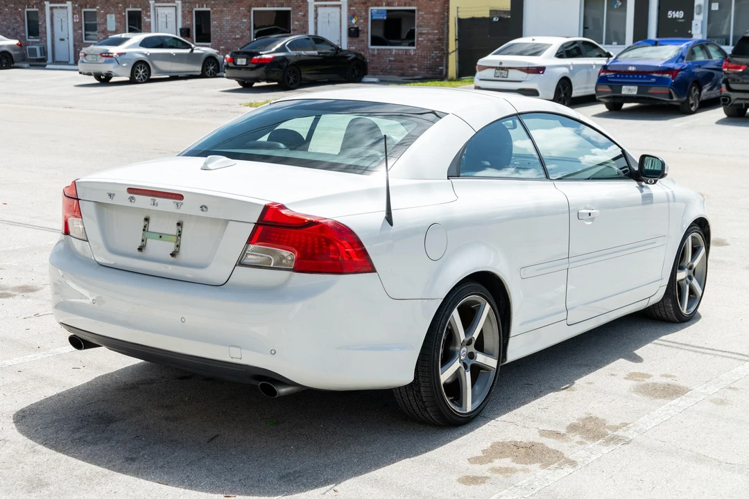 2011 Volvo C70 2nd Gen - Image 4 of 31