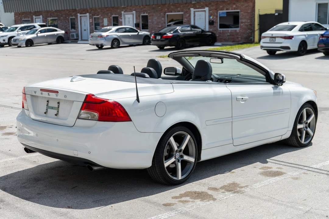 2011 Volvo C70 2nd Gen - Image 9 of 31