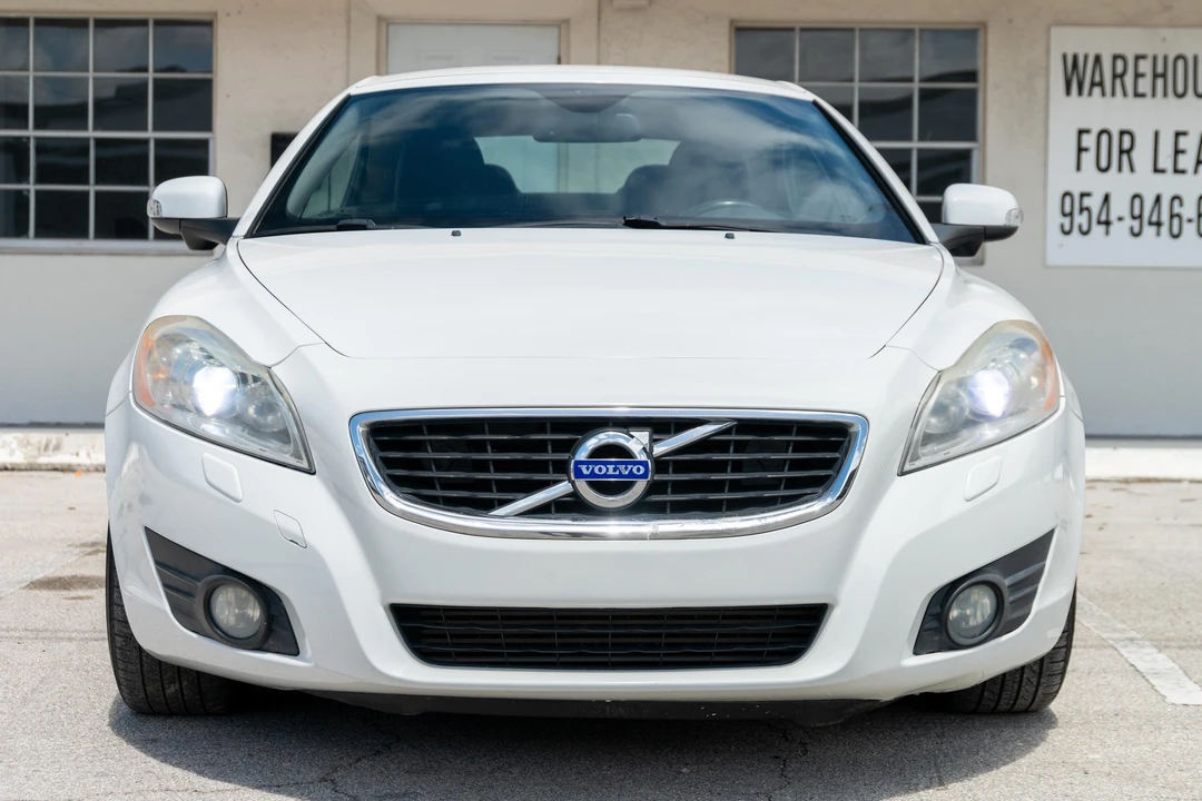2011 Volvo C70 2nd Gen - Image 12 of 31