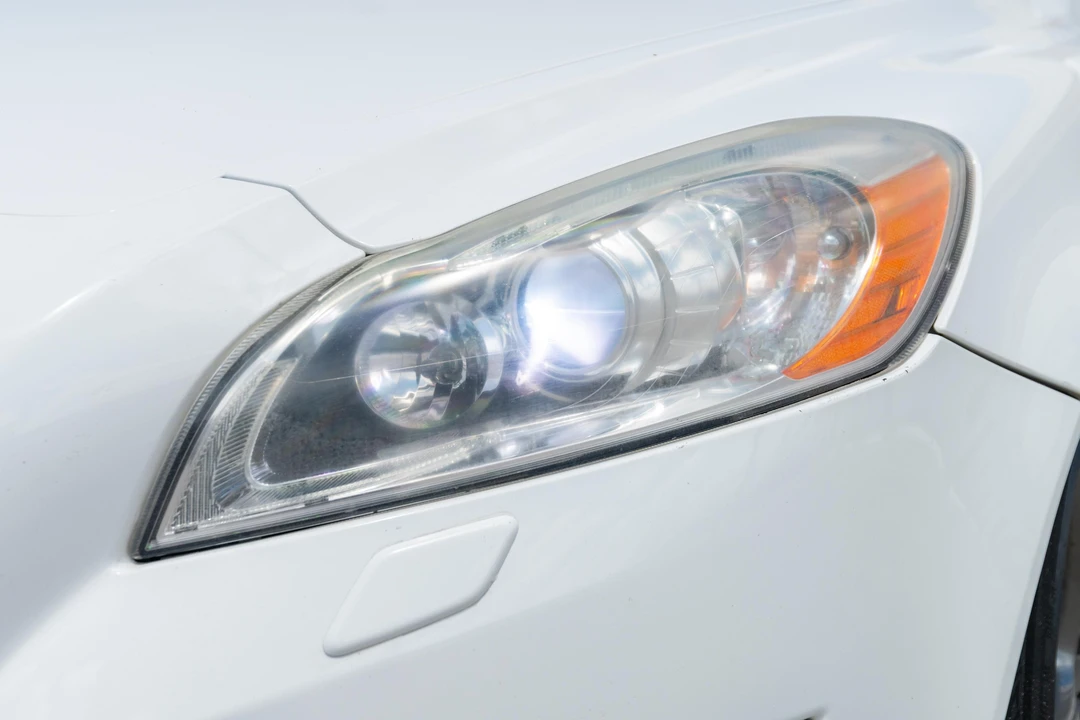 2011 Volvo C70 2nd Gen - Image 22 of 31