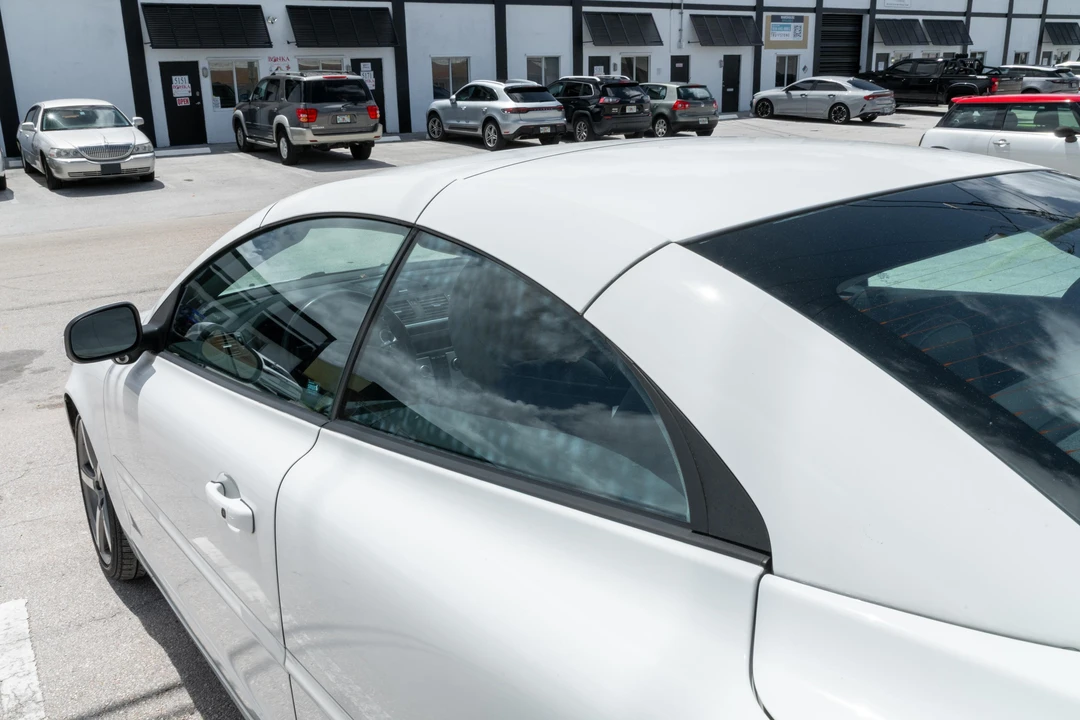 2011 Volvo C70 2nd Gen - Image 27 of 31