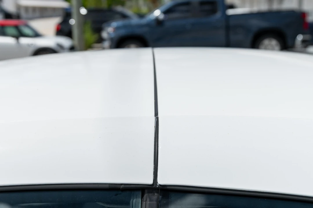 2011 Volvo C70 2nd Gen - Image 29 of 31