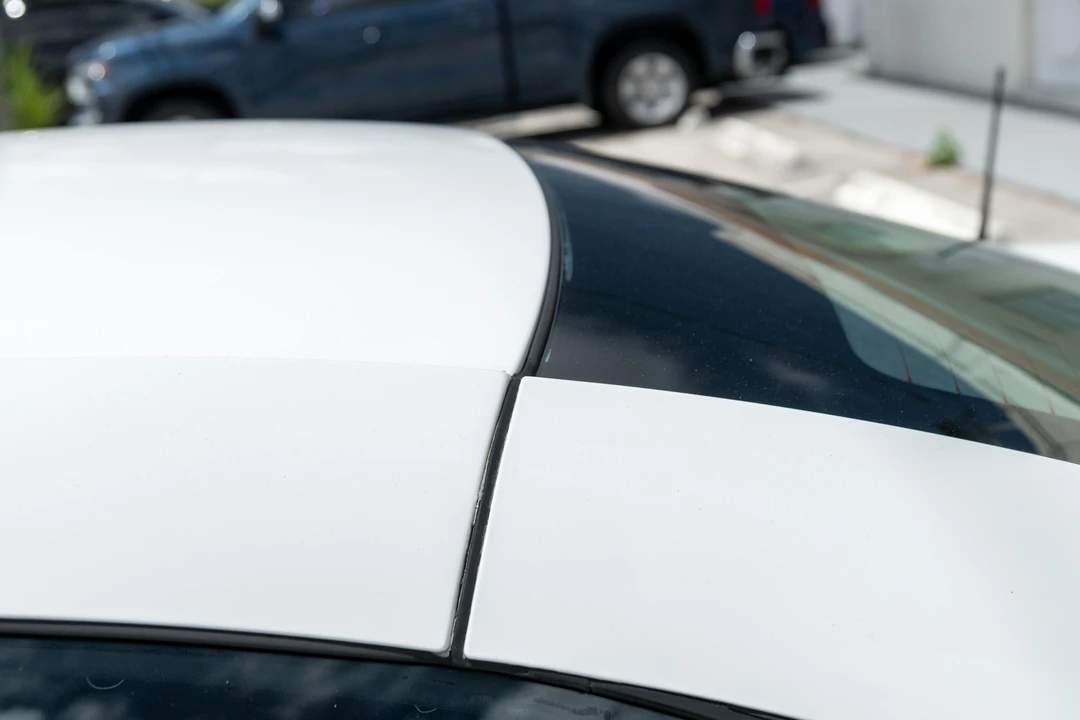 2011 Volvo C70 2nd Gen - Image 28 of 31