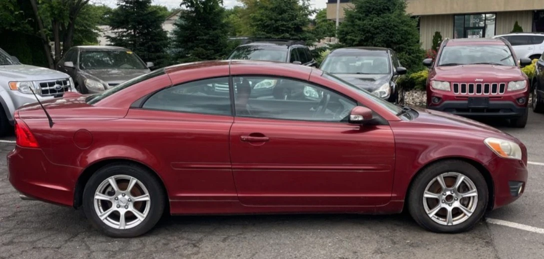 2011 Volvo C70 2nd Gen - Image 2 of 20