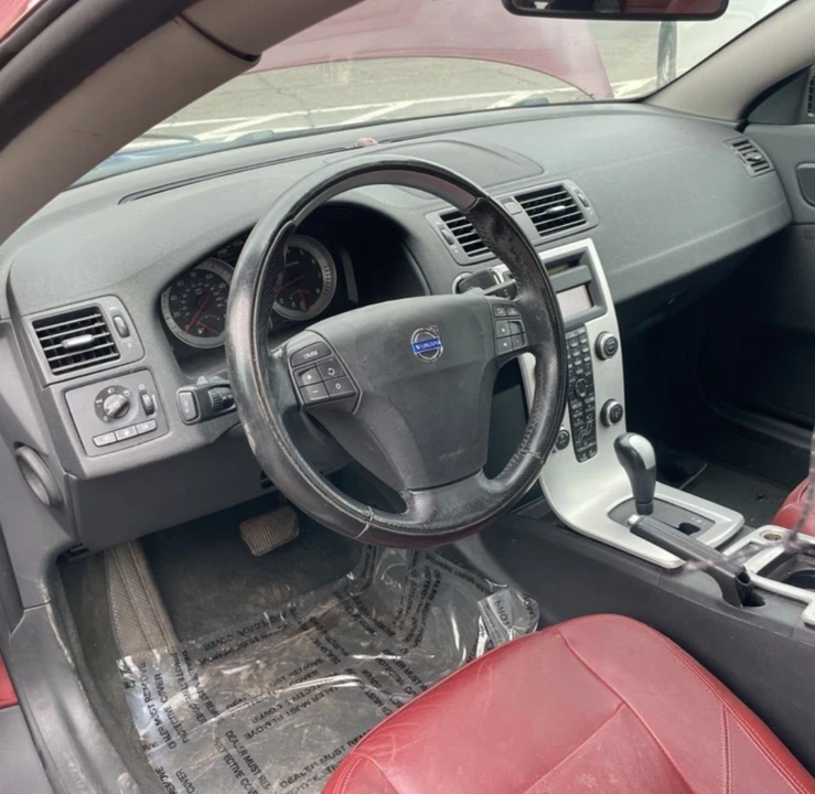 2011 Volvo C70 2nd Gen - Image 14 of 20