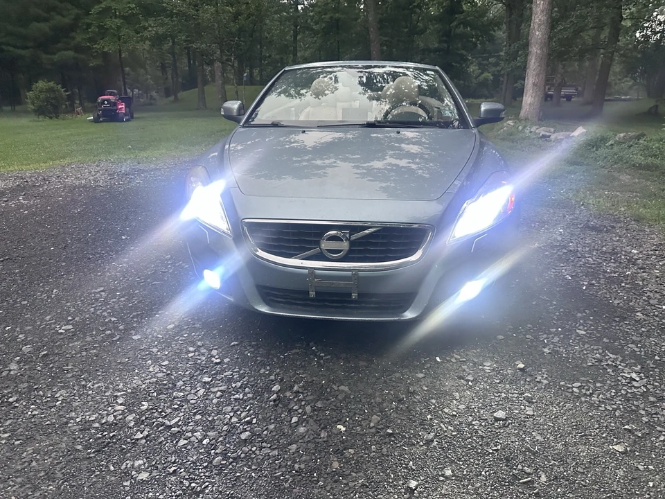 2011 Volvo C70 2nd Gen - Image 8 of 14