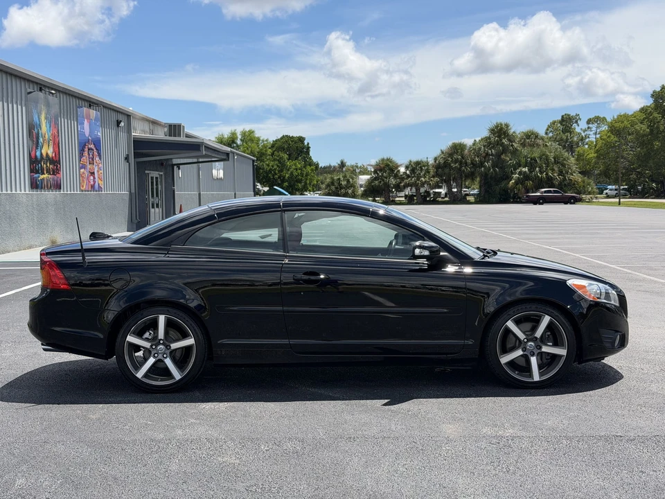 2011 Volvo C70 2nd Gen - Image 8 of 31