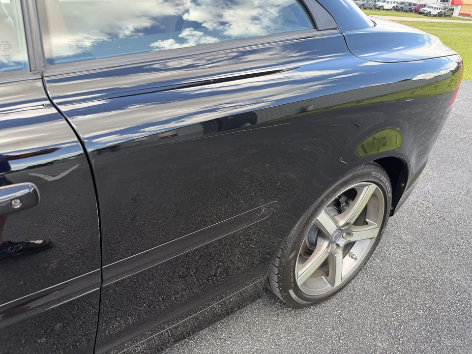2011 Volvo C70 2nd Gen - Image 17 of 31