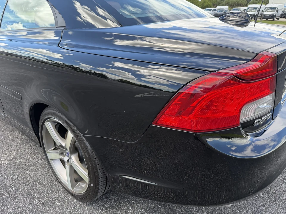 2011 Volvo C70 2nd Gen - Image 25 of 31