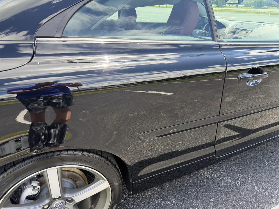 2011 Volvo C70 2nd Gen - Image 18 of 31