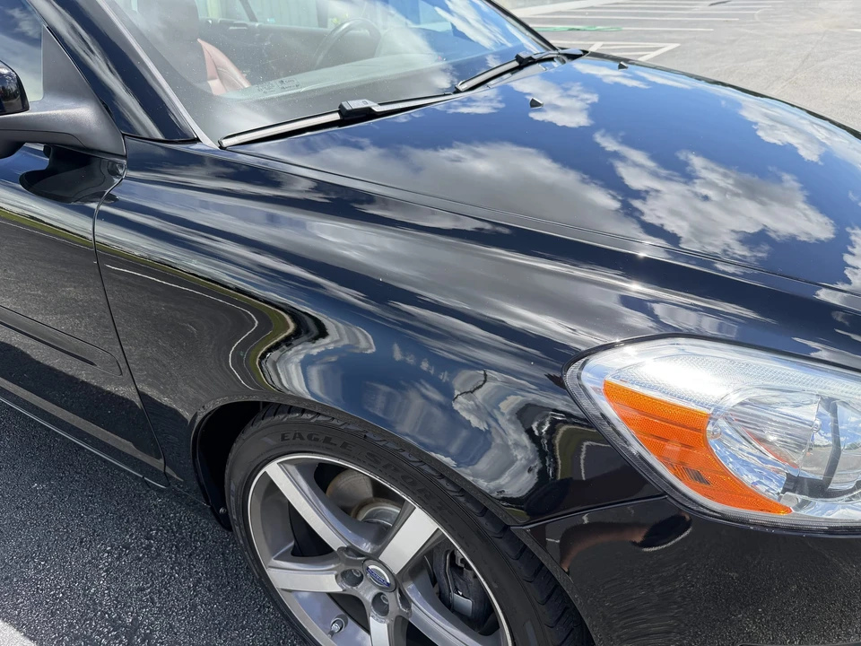 2011 Volvo C70 2nd Gen - Image 16 of 31