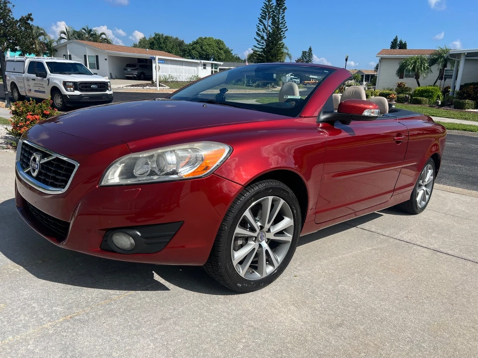 2011 Volvo C70 2nd Gen - Image 2 of 21