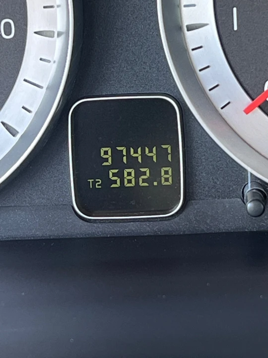 2011 Volvo C70 2nd Gen - Image 17 of 21
