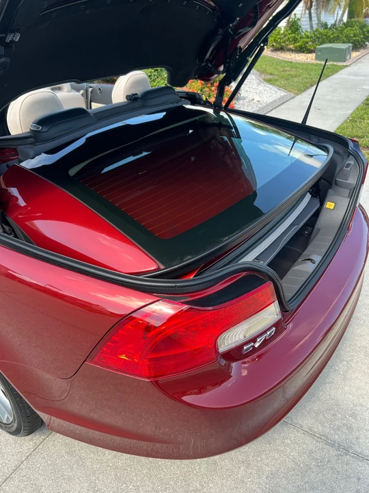 2011 Volvo C70 2nd Gen - Image 15 of 21