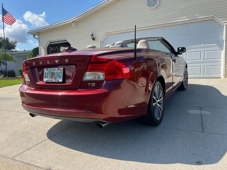 2011 Volvo C70 2nd Gen - Image 6 of 21