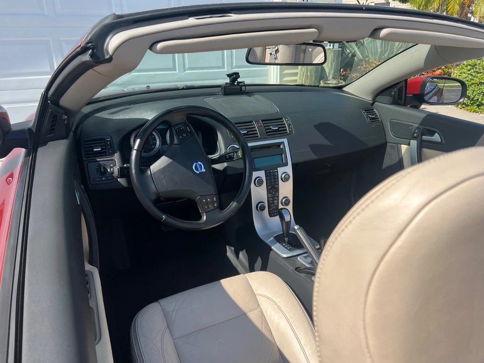 2011 Volvo C70 2nd Gen - Image 11 of 21