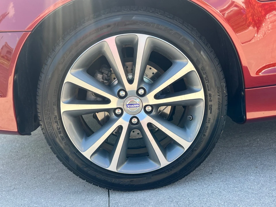 2011 Volvo C70 2nd Gen - Image 13 of 21