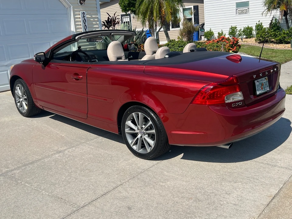 2011 Volvo C70 2nd Gen - Image 8 of 21
