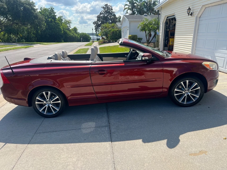 2011 Volvo C70 2nd Gen - Image 5 of 21