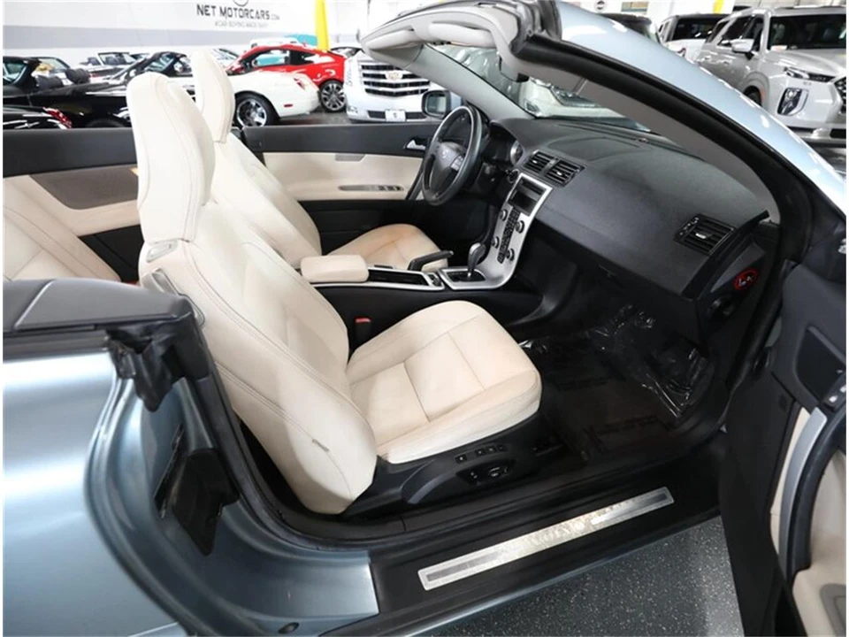 2011 Volvo C70 2nd Gen - Image 19 of 31