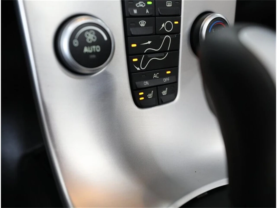 2011 Volvo C70 2nd Gen - Image 29 of 31