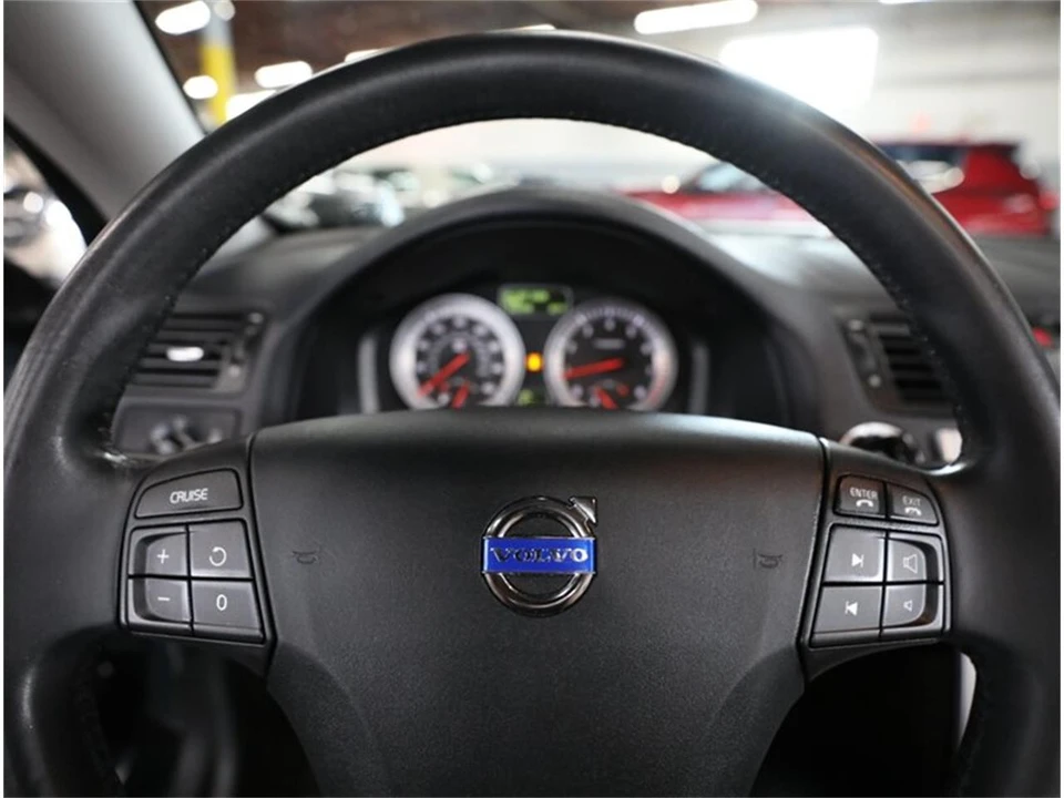 2011 Volvo C70 2nd Gen - Image 31 of 31