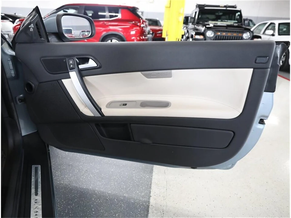 2011 Volvo C70 2nd Gen - Image 18 of 31